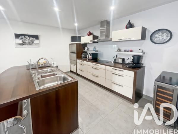 Maison à vendre 5 pièces 178 m² La Fare-les-Oliviers