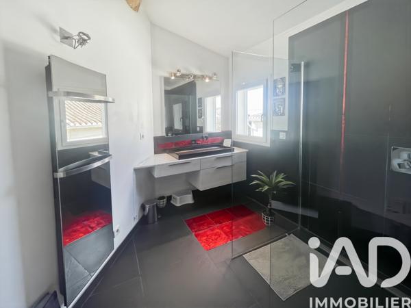 Maison à vendre 5 pièces 178 m² La Fare-les-Oliviers