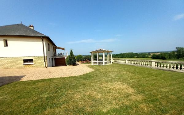 Maison à vendre    8 pièces •  Génelard