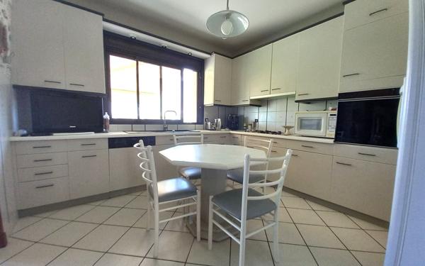 Maison à vendre    8 pièces •  Génelard