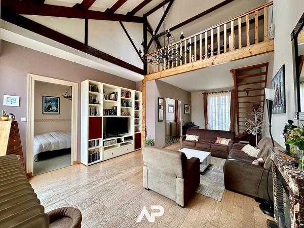 Maison - 7 pièces 140m2 - La Rochelle €699 000 ** - Référence JH588D5