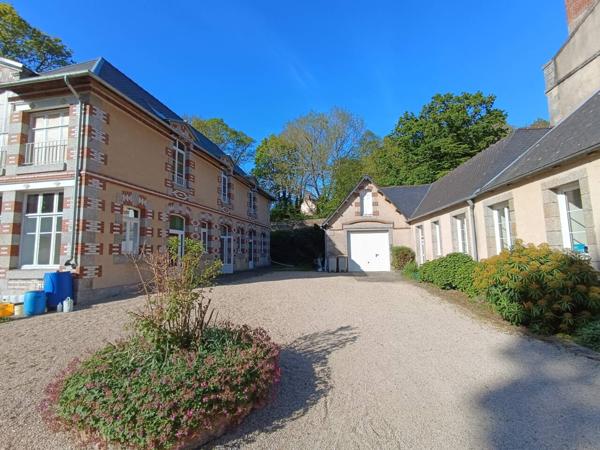 Château à vendre 23 pièces de 693 m²