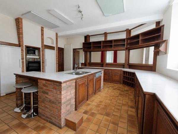 Château à vendre 23 pièces de 693 m²