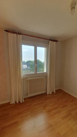 Commerces et services à proximité pour cet appartement d'une chambre, une place de parking et une cave