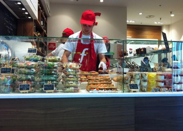 Fonds de commerce à vendre proche de STRASBOURG Sud (67) : RESTAURANT RAPIDE - RECETTES ITALIENNES_ 80 m2 - EMPLACEMENT N° 1 - GALERIE COMMERCIALE HYPER - Parking gratuit.