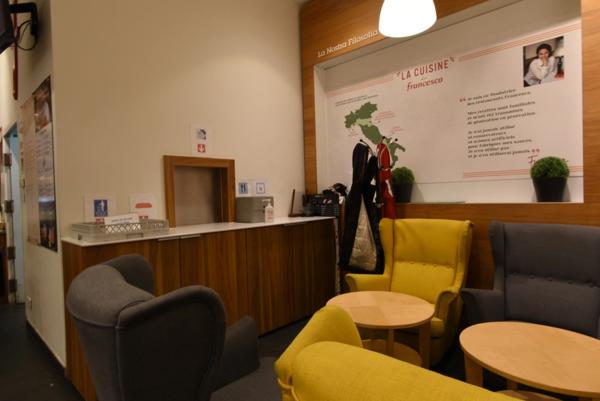 Fonds de commerce à vendre proche de STRASBOURG Sud (67) : RESTAURANT RAPIDE - RECETTES ITALIENNES_ 80 m2 - EMPLACEMENT N° 1 - GALERIE COMMERCIALE HYPER - Parking gratuit.