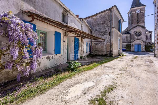 ETAULES - Maison ancienne à rénover - Vaste terrain constructible, coeur de ville