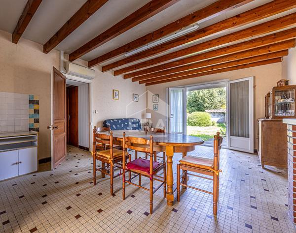 ETAULES - Maison ancienne à rénover - Vaste terrain constructible, coeur de ville