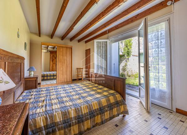 ETAULES - Maison ancienne à rénover - Vaste terrain constructible, coeur de ville