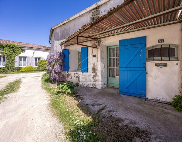 ETAULES - Maison ancienne à rénover - Vaste terrain constructible, coeur de ville