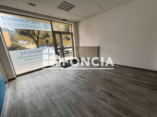 Location Local commercial 60 m² - 18-24 RUE DU 11 NOVEMBRE Gap 05000
