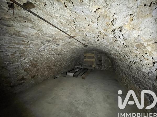 Maison à vendre 6 pièces 200,68 m² Neuville-sur-Ain