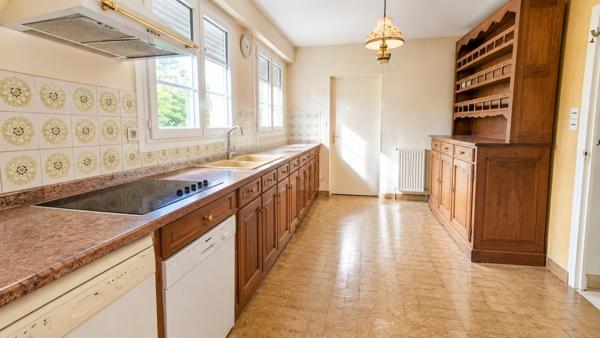 SAINT-AVERTIN – Maison familiale avec garage et jardin, au calme d’une impasse