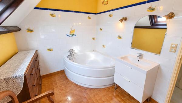 SAINT-AVERTIN – Maison familiale avec garage et jardin, au calme d’une impasse