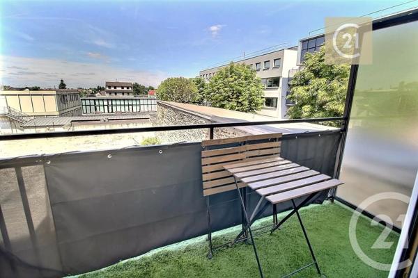 Appartement F1 à vendre  1 pièce - 26 m 2   LIVRY GARGAN  - 93