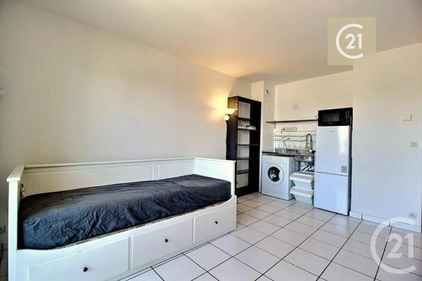 Appartement F1 à vendre  1 pièce - 26 m 2   LIVRY GARGAN  - 93