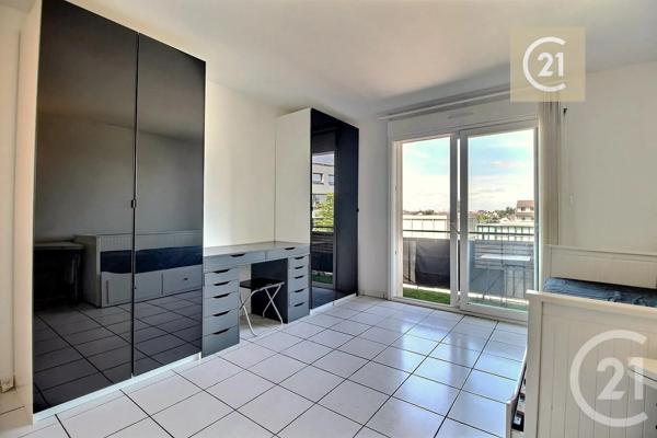 Appartement F1 à vendre  1 pièce - 26 m 2   LIVRY GARGAN  - 93