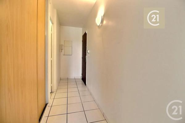 Appartement F1 à vendre  1 pièce - 26 m 2   LIVRY GARGAN  - 93