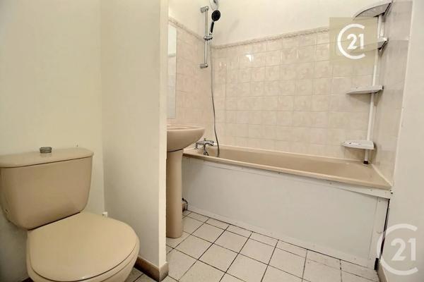 Appartement F1 à vendre  1 pièce - 26 m 2   LIVRY GARGAN  - 93