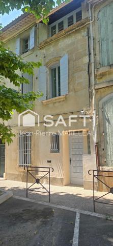 Maison rénovée, Trois chambres et deux terrasses.