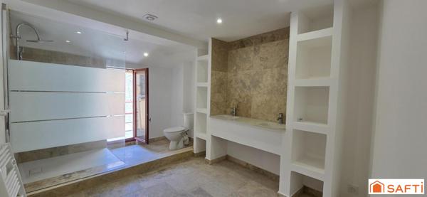 Maison rénovée, Trois chambres et deux terrasses.