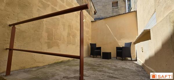 Maison rénovée, Trois chambres et deux terrasses.