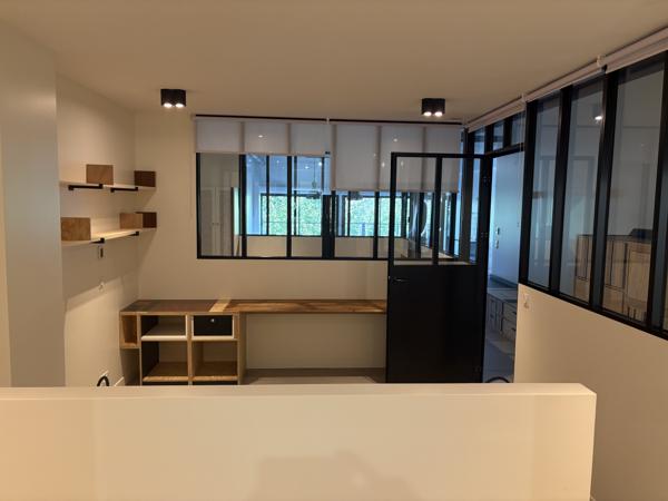 Loft
         3 pièces
        - 102 m² Bien prestige 745 000 € *