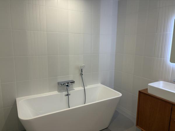 Loft
         3 pièces
        - 102 m² Bien prestige 745 000 € *