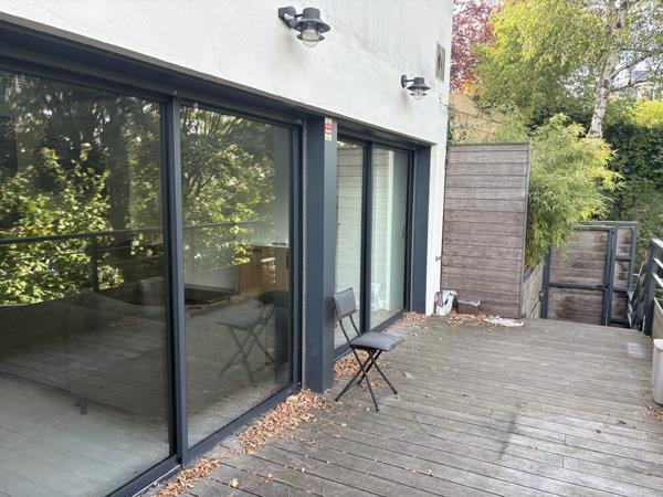 Loft
         3 pièces
        - 102 m² Bien prestige 745 000 € *
