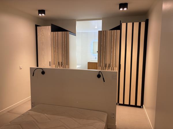 Loft
         3 pièces
        - 102 m² Bien prestige 745 000 € *