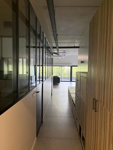 Loft
         3 pièces
        - 102 m² Bien prestige 745 000 € *