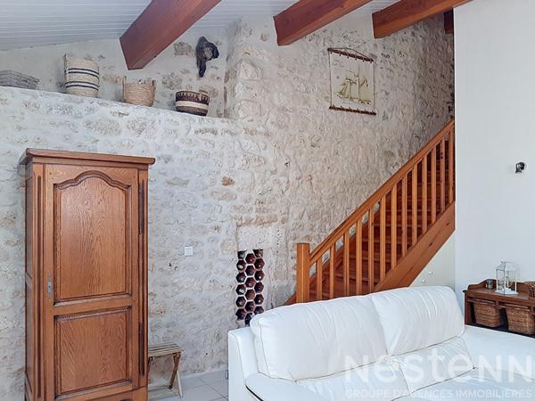 Maison 5 pièces à vendre à L'ÉGUILLE avec piscine et garage