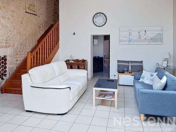Maison 5 pièces à vendre à L'ÉGUILLE avec piscine et garage