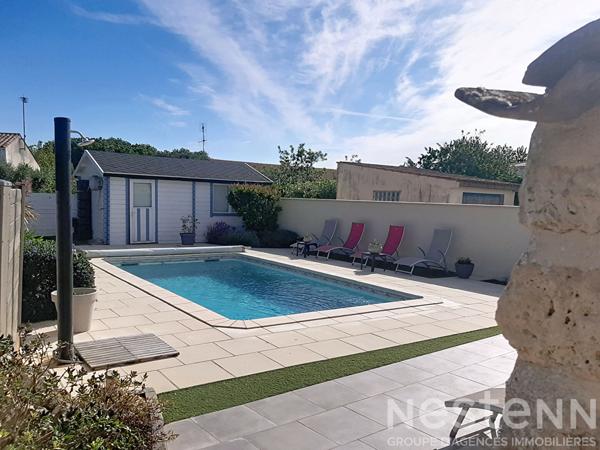 Maison 5 pièces à vendre à L'ÉGUILLE avec piscine et garage