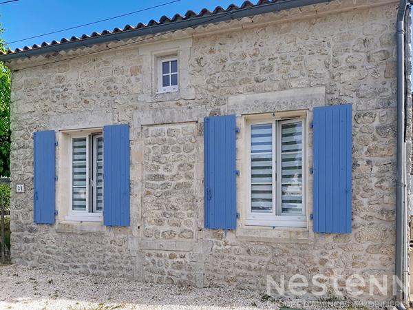 Maison 5 pièces à vendre à L'ÉGUILLE avec piscine et garage