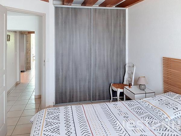 Maison 5 pièces à vendre à L'ÉGUILLE avec piscine et garage