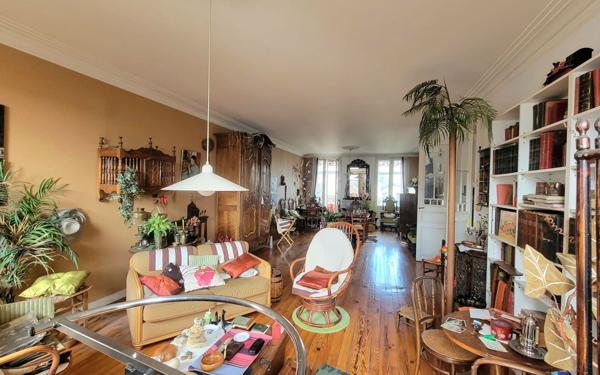 Appartement à vendre    7 pièces • 147 m2 Pau