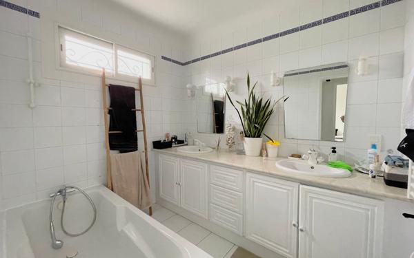 Maison à vendre    8 pièces •  Saint-Paul-lès-Dax