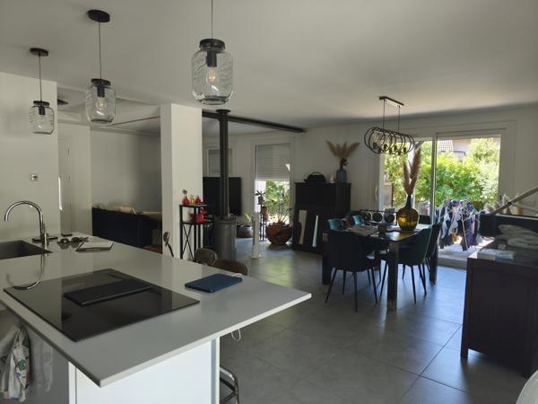 Maison rénovée avec goût,140 m² sur terrain 960 m².