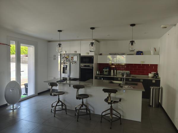 Maison rénovée avec goût,140 m² sur terrain 960 m².