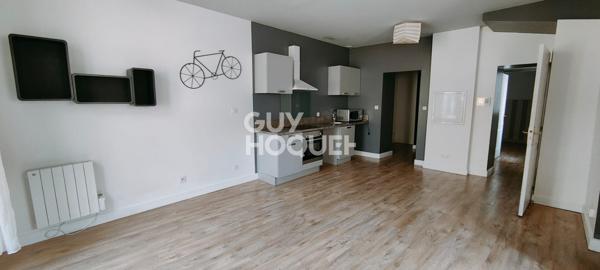 Appartement / Maison de ville - type 4 - cour + garage - CARPENTRAS CV