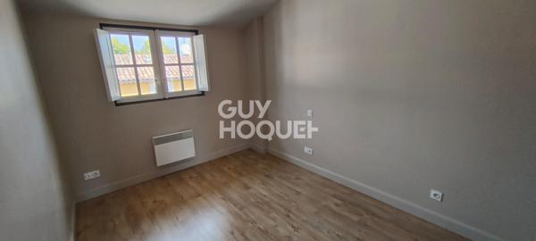 Appartement / Maison de ville - type 4 - cour + garage - CARPENTRAS CV