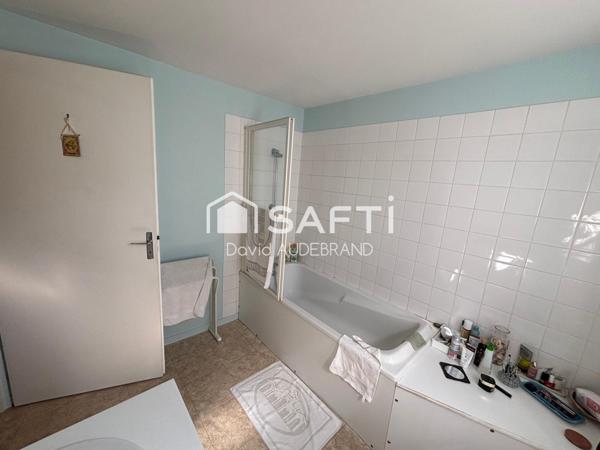 Maison au cœur du bourg – proche commodités