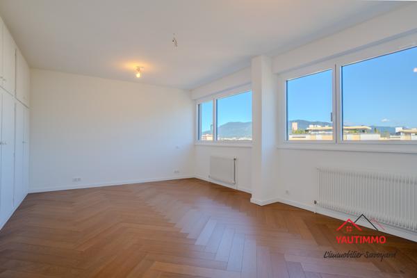 Appartement 134 m² au dernier étage avec vue sur le Salève