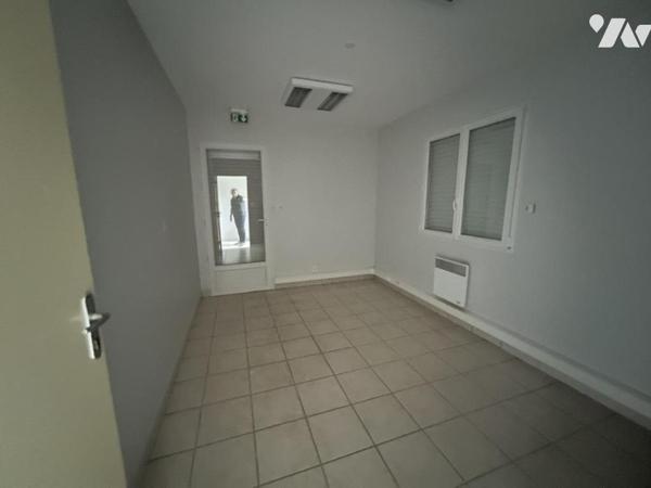 Locaux commerciaux à usage de bureaux