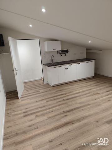 Location hangar 85 m² Urt