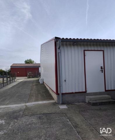 Location hangar 85 m² Urt