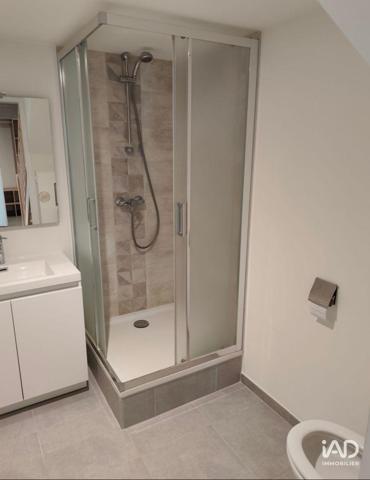 Location hangar 85 m² Urt