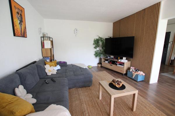 ORLEANS à 6' à pied de la gare, vaste appartement 106 m2,  trois chambres à rafraîchir