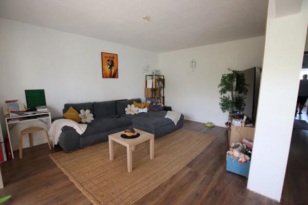 ORLEANS à 6' à pied de la gare, vaste appartement 106 m2,  trois chambres à rafraîchir